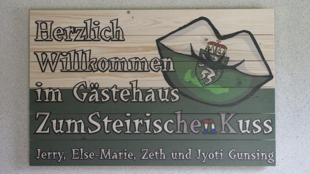 Gaestehaus Zum Steirischen Kuss Aich  Buitenkant foto