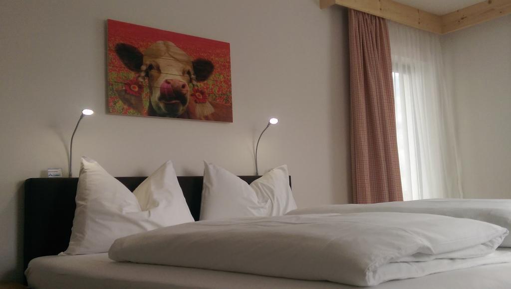 Gaestehaus Zum Steirischen Kuss Aich  Kamer foto